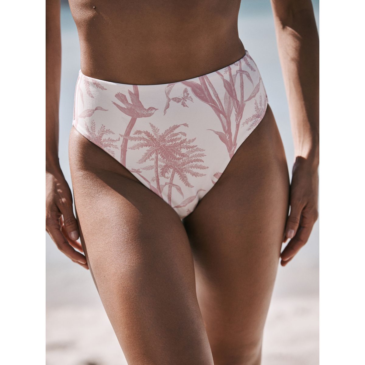 Bas de bikini taille haute crème/rose floral, NEXT