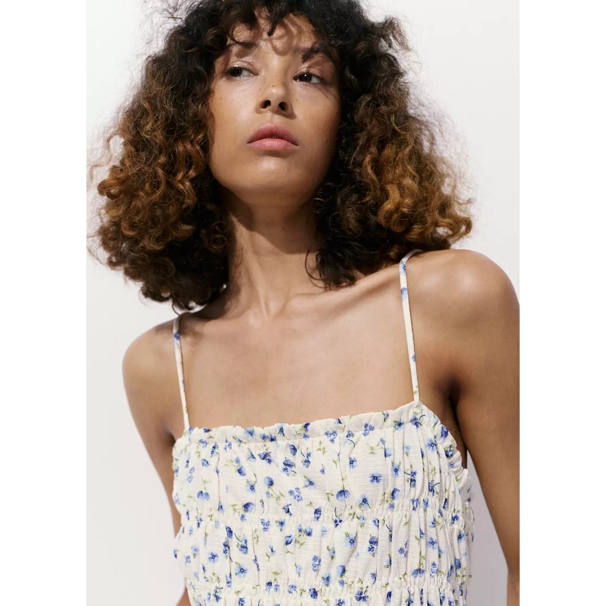 Robe froncée à fleurs bleu, MANGO