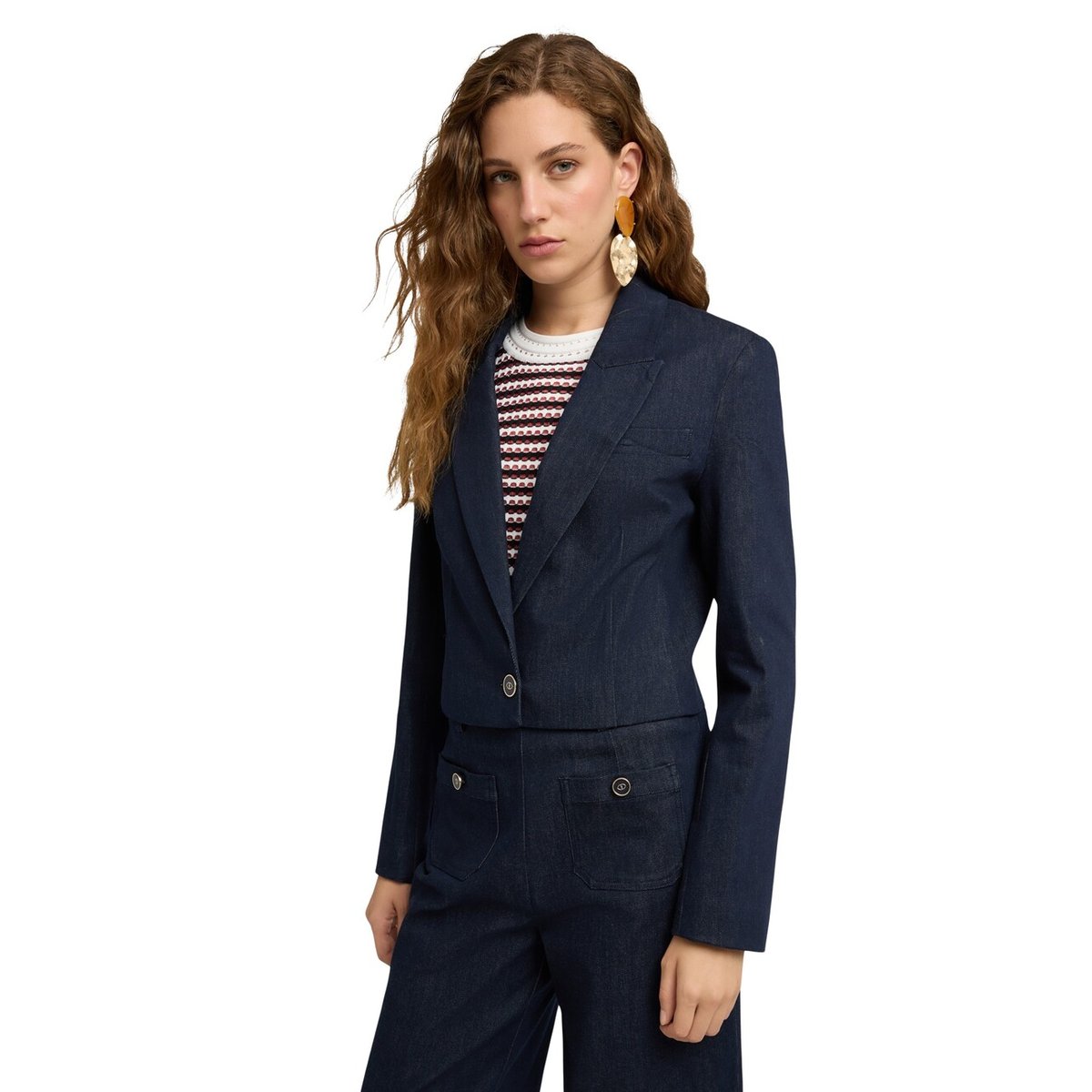 Veste Spencer bleu, MOTIVI