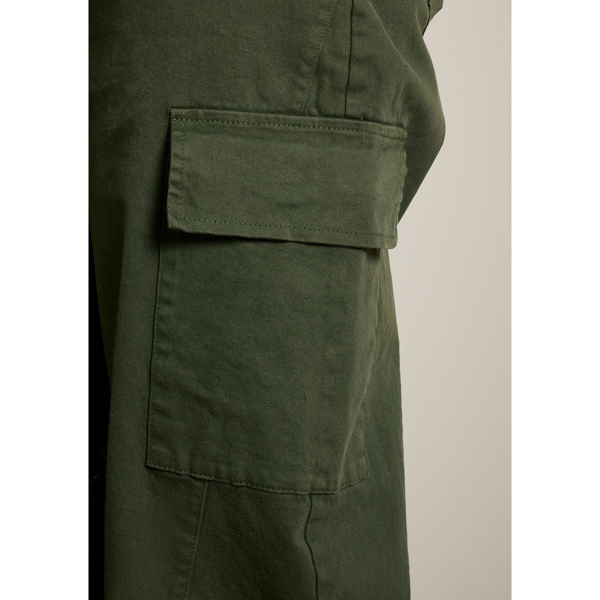Pantalon cargo coupe ample khaki, LOLALIZA