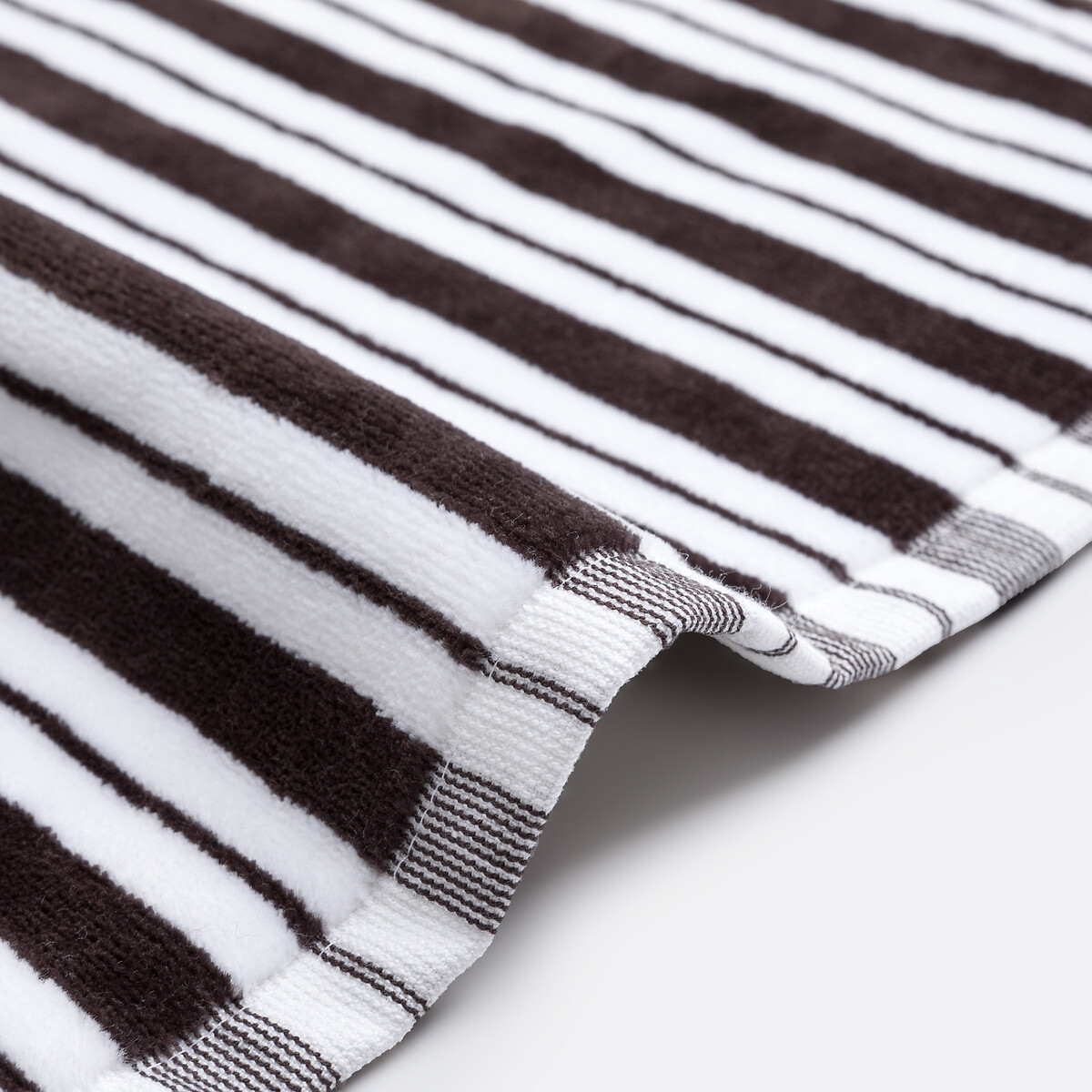 Jila Bath Towel in Velour Towelling white / dark grey, LA REDOUTE INTERIEURS
