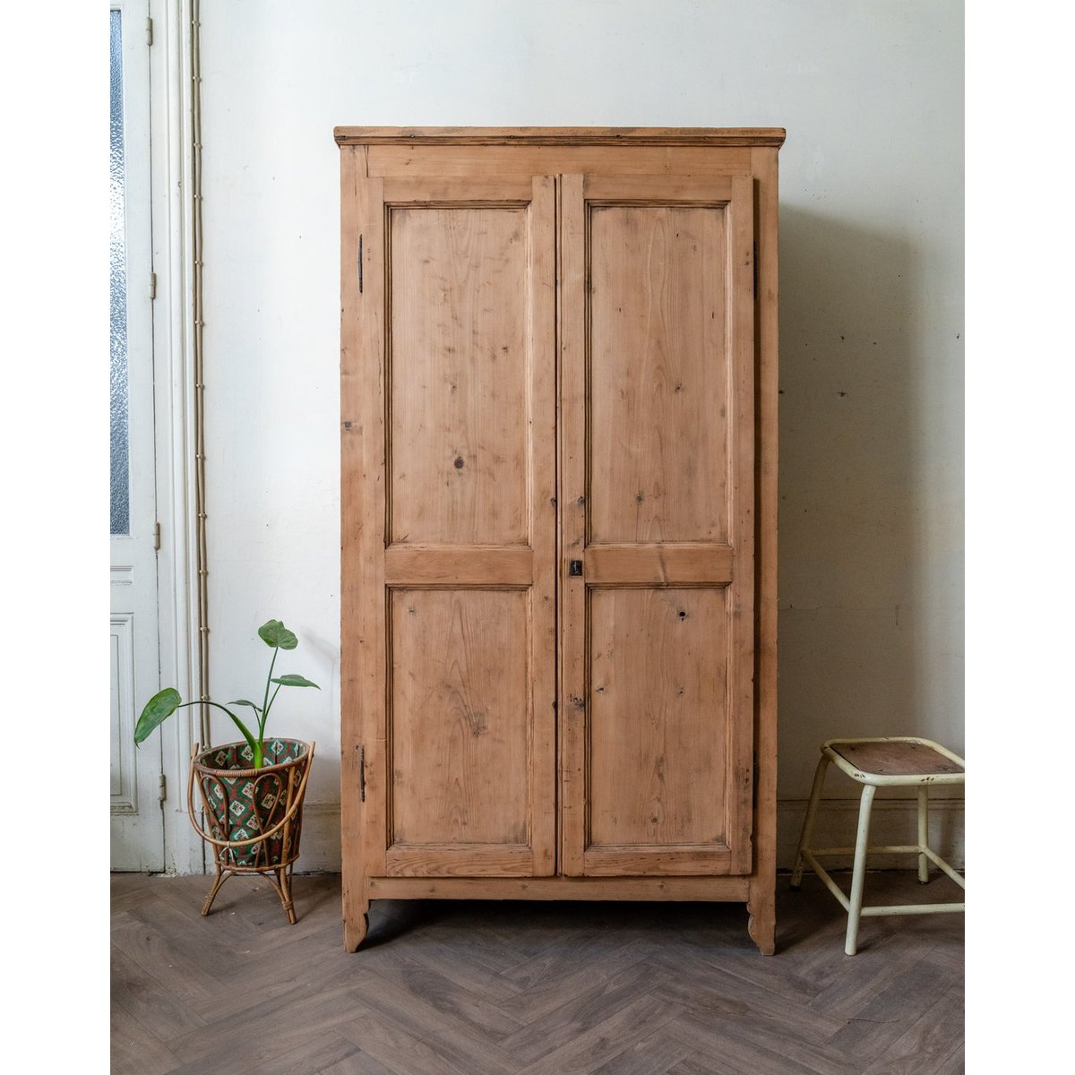 Armoire parisienne en bois Blandine N°542 - Bon état bois clair, DEBONGOUT