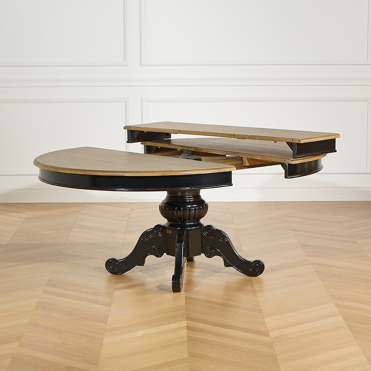 Table ovale en chêne 1 rallonge 6/8 couverts AMBOISE noire, ROBIN DES BOIS