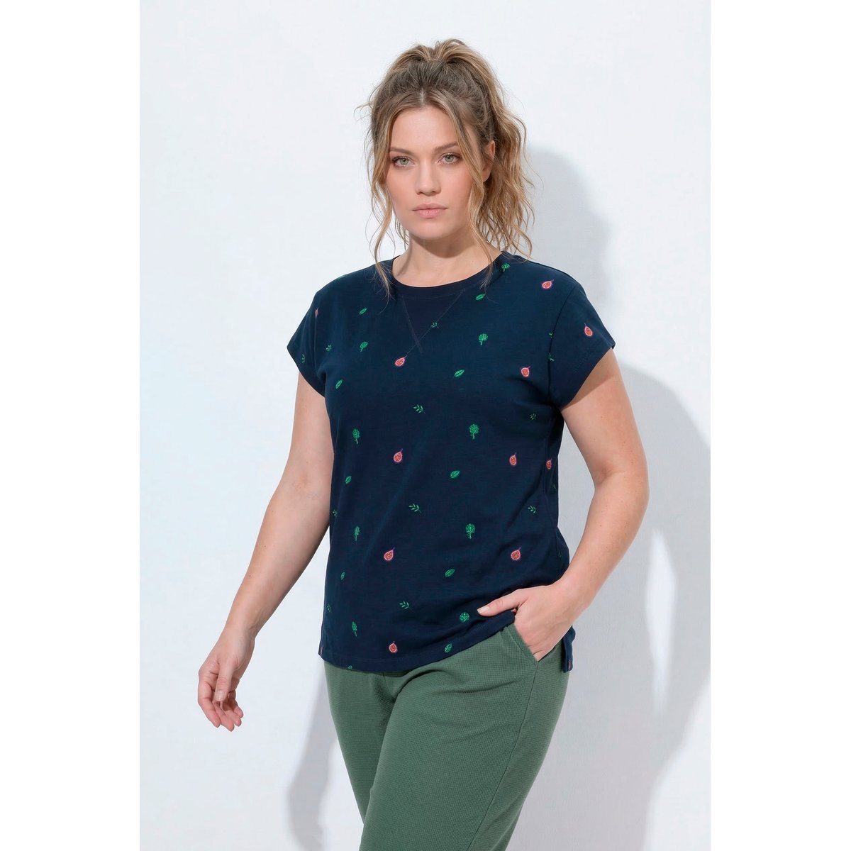 T-shirt en coton bio, motif artichauts marine, ULLA POPKEN