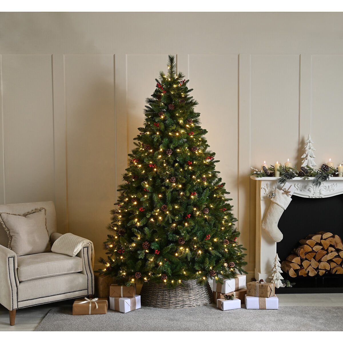 180cm Ben Nevis Pine Christmas Tree with LED Lights green, SO'HOME