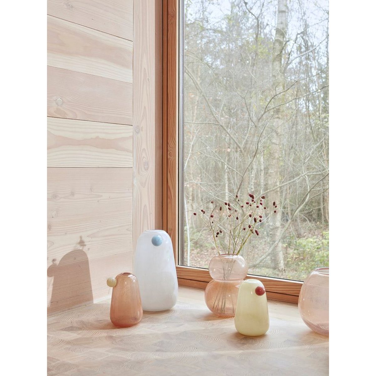 Vase en verre à relief LIVING rouge, OYOY LIVING DESIGN