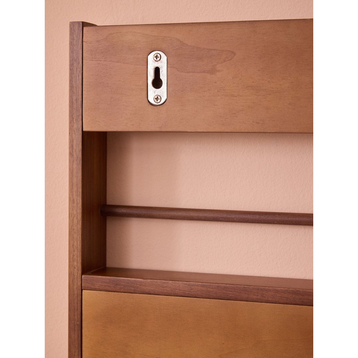 Etagère décorative porte-photos en bois de noyer bois noyer, CYRILLUS