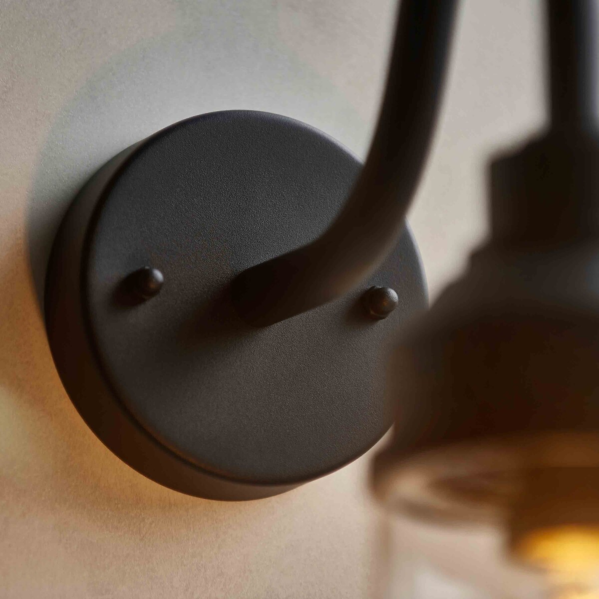 Trustly Outdoor Wall Light in Textured Black black, ÉDITÉ
