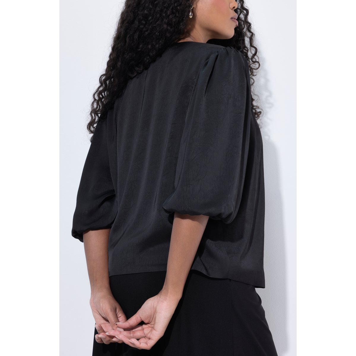 Veste courte à col rond et larges manches noir, ULLA POPKEN