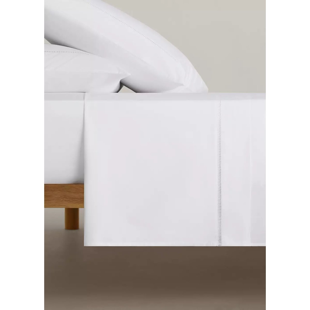 Drap plat en percale de coton 200 fils ajouré lit 135/140 cm blanc, MANGO HOME