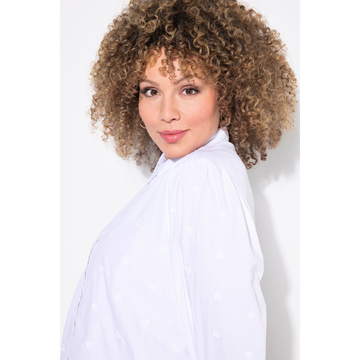Blouse, broderie cœur, coupe évasée blanc cassé, ULLA POPKEN
