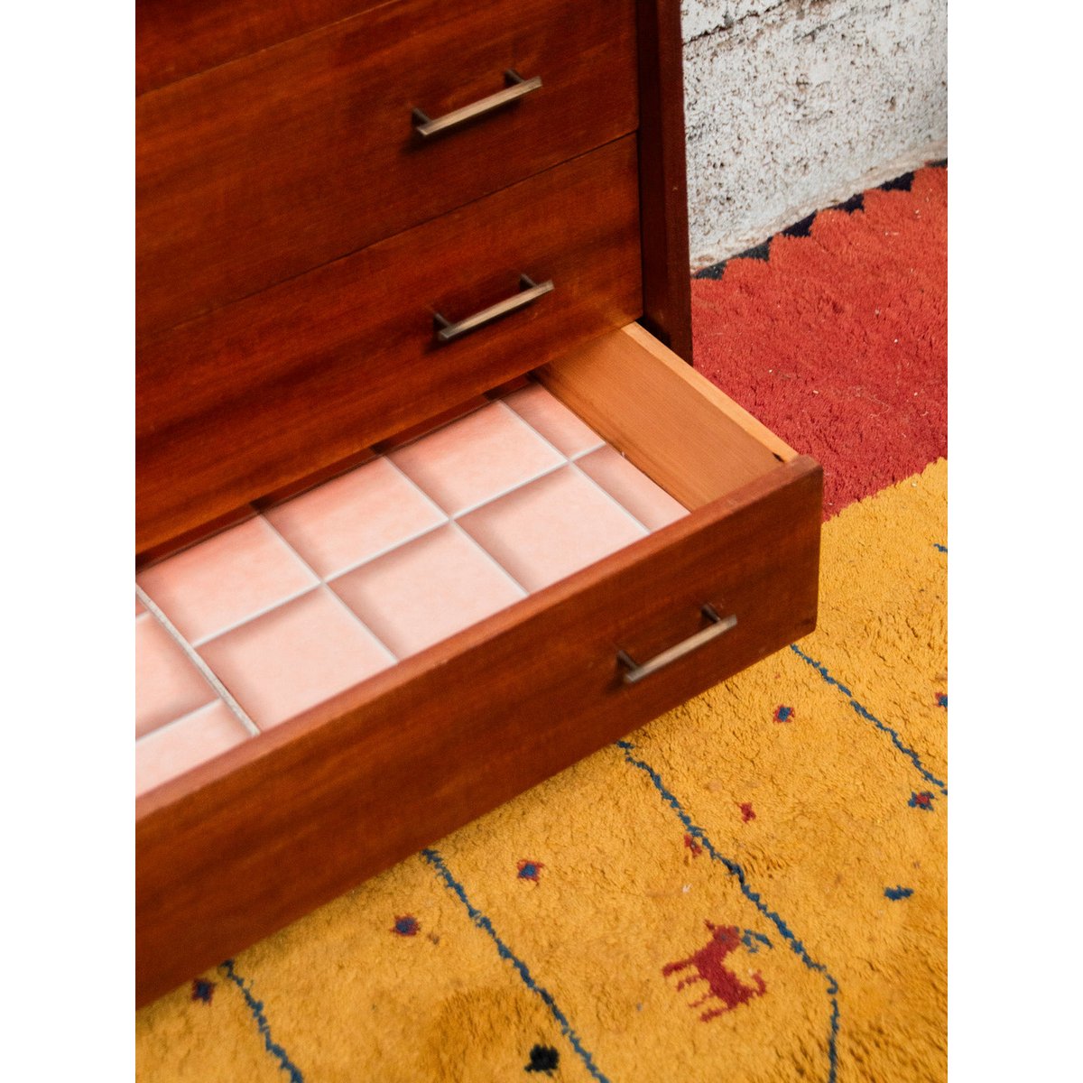 Commode scandinave en bois foncé Olga N°413 - Bon état bois foncé, DEBONGOUT
