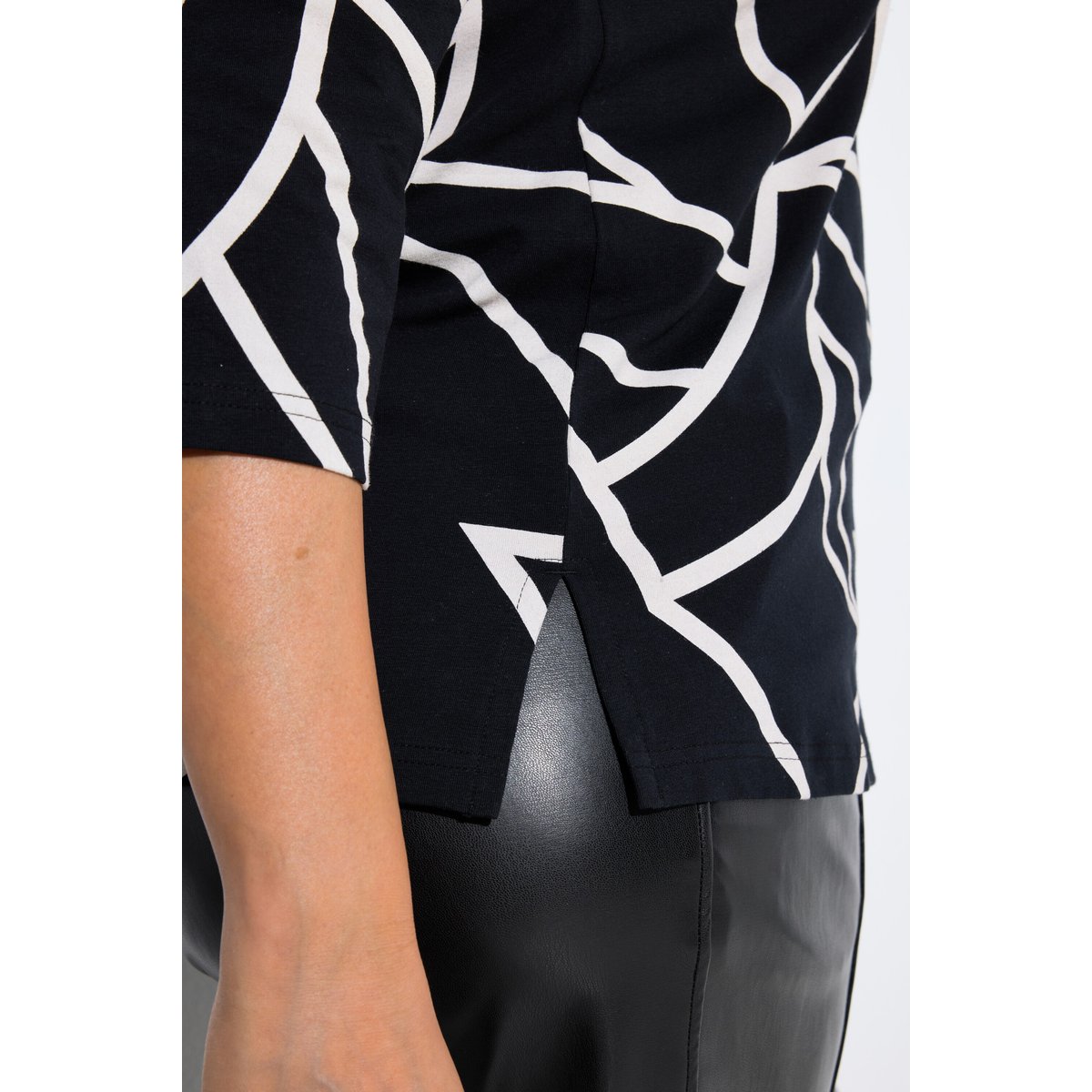Blouse col calice et manches 3/4 noir, ULLA POPKEN