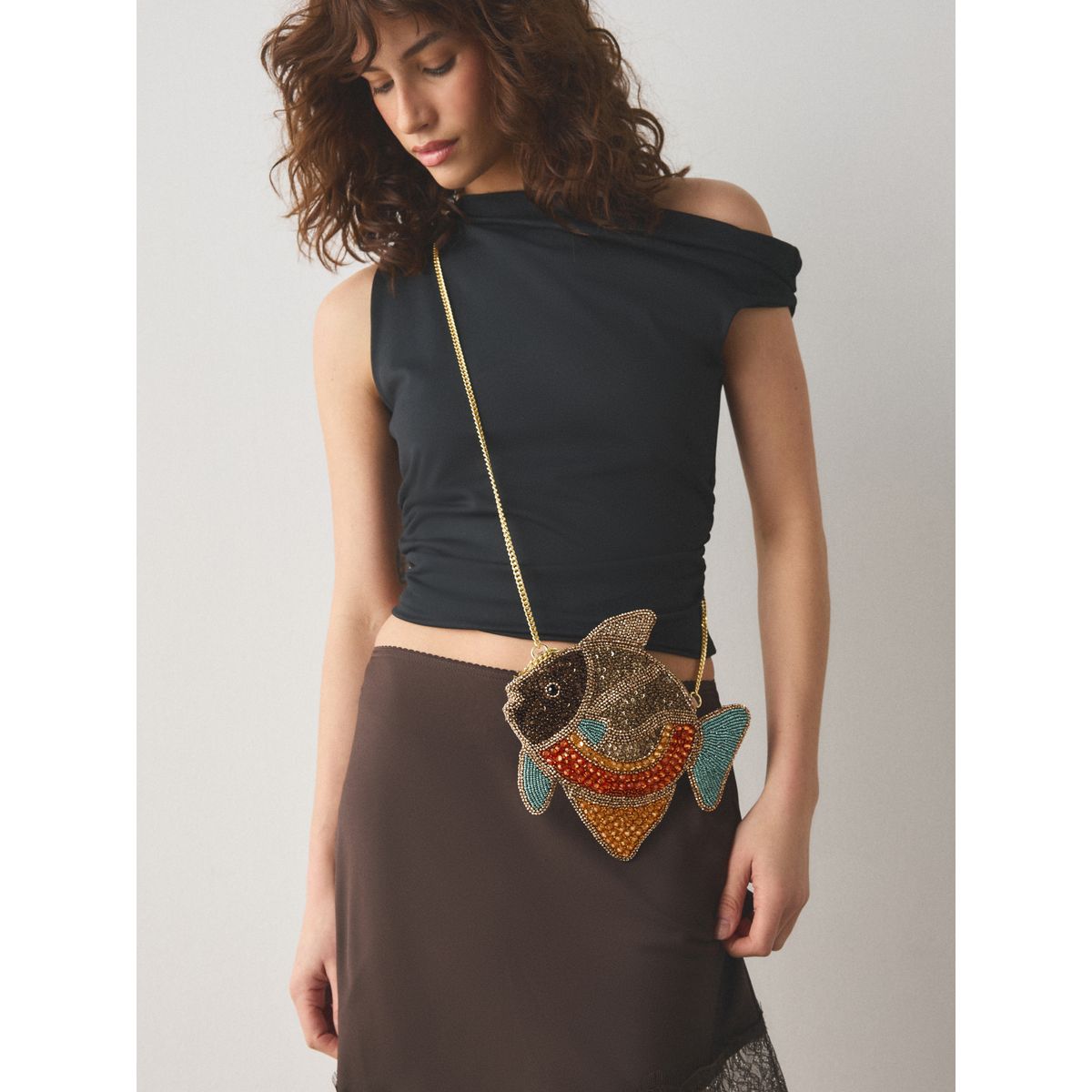 Mini sac en forme de poisson orné perles marron, NEXT