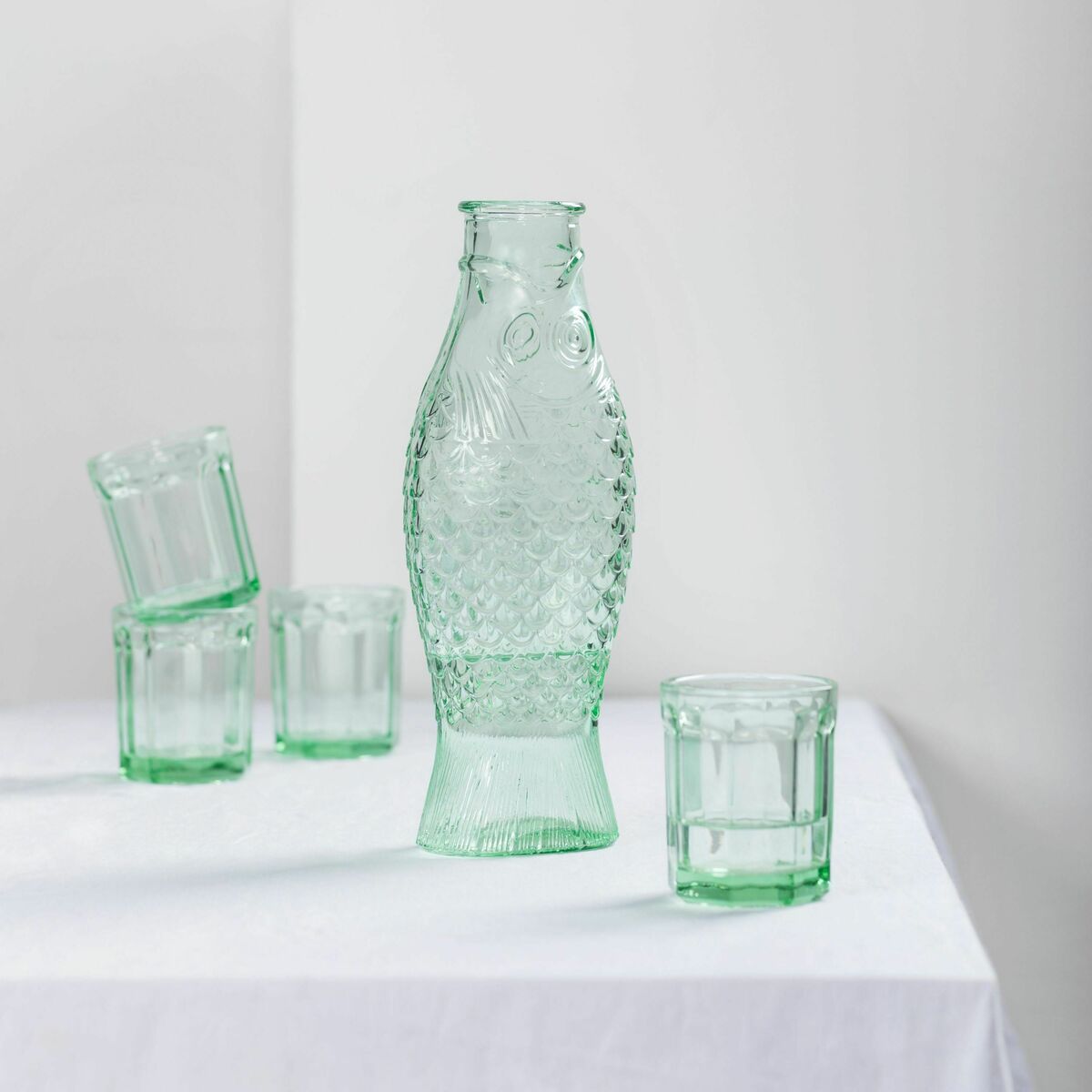 Carafe en verre Fish vert, SERAX