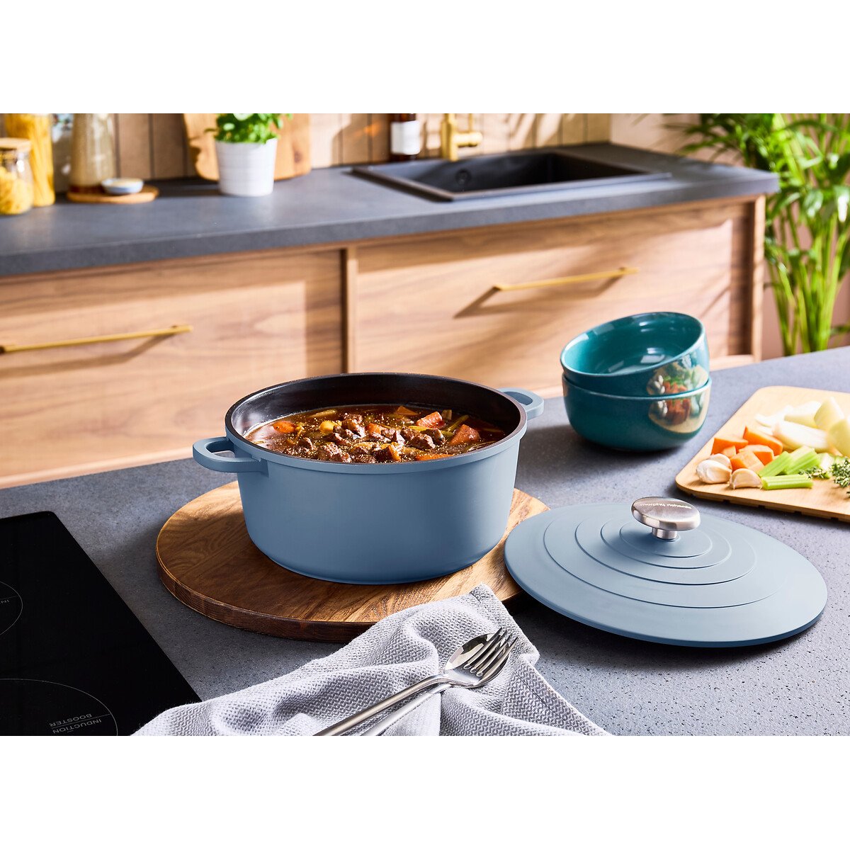 24cm Cast Aluminium Casserole Dish blue, MORPHY RICHARDS