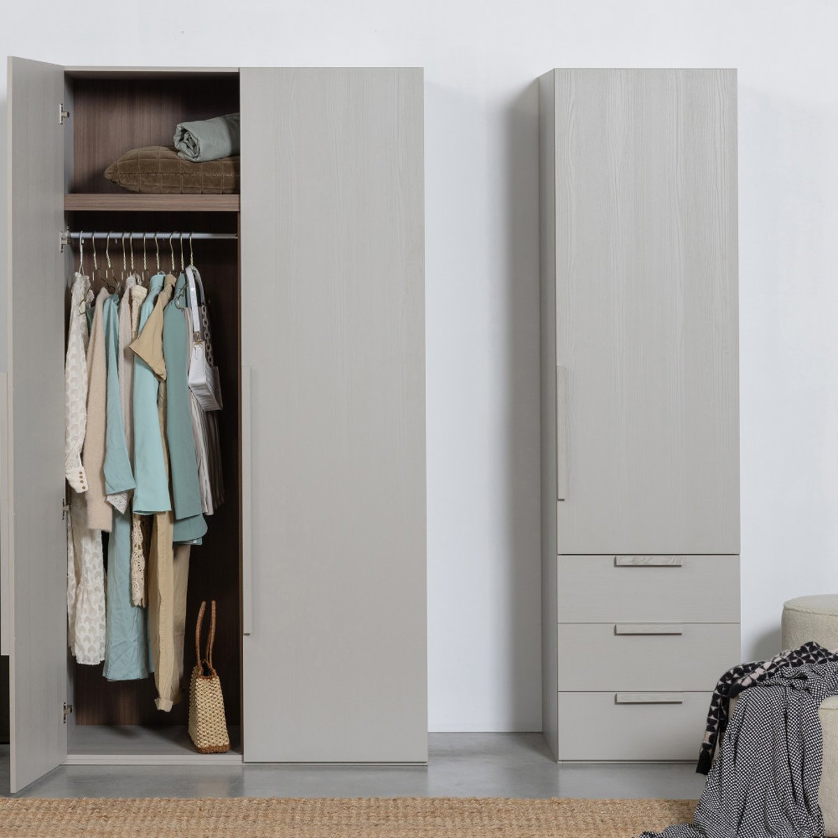 Armoire 2 portes en pin RENS gris clair, WOOOD