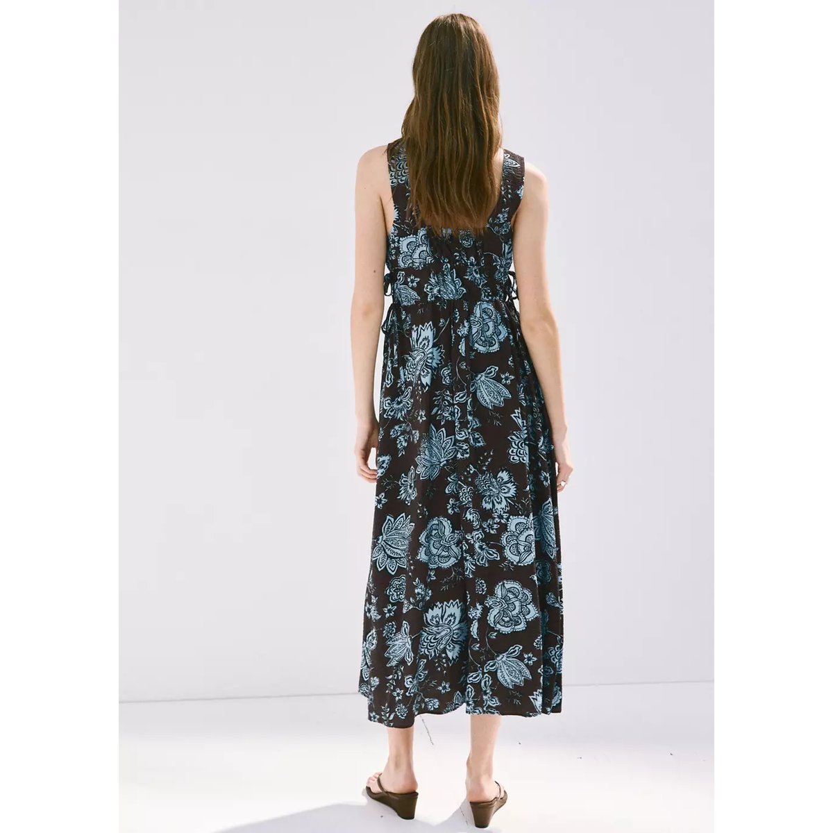 Robe florale détails froncés chocolat, MANGO