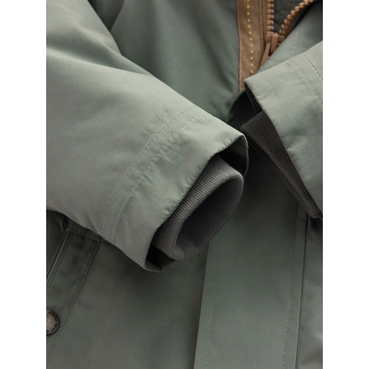Parka imperméable à doublure en peau lainée vert, NEXT