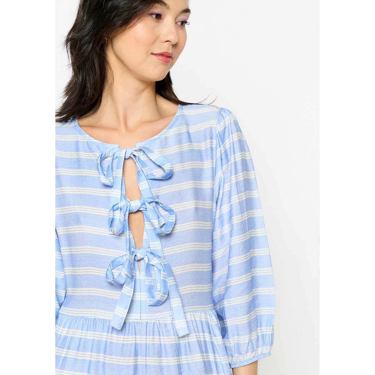 Robe courte à volants bleu pastel, LOLALIZA