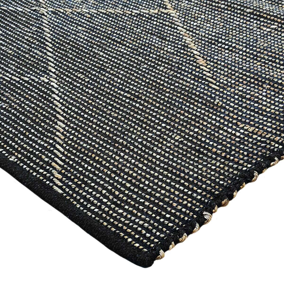 Tapis en jonc de mer motif tribal CHIC TRIBAL noir, THE DECO FACTORY