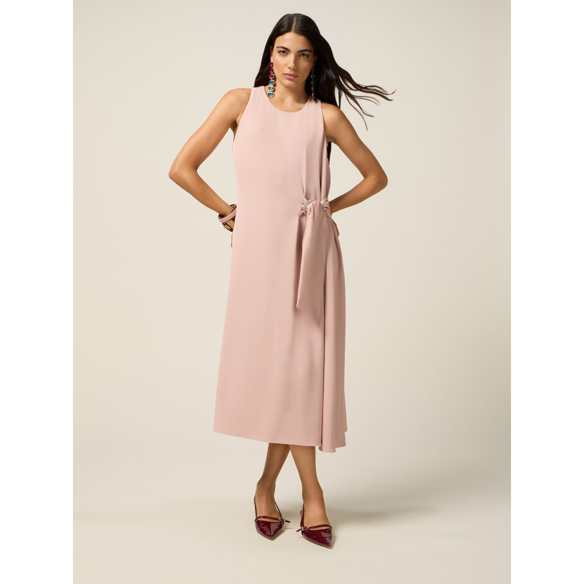 Robe avec nœud et boucle bijou rose, OLTRE