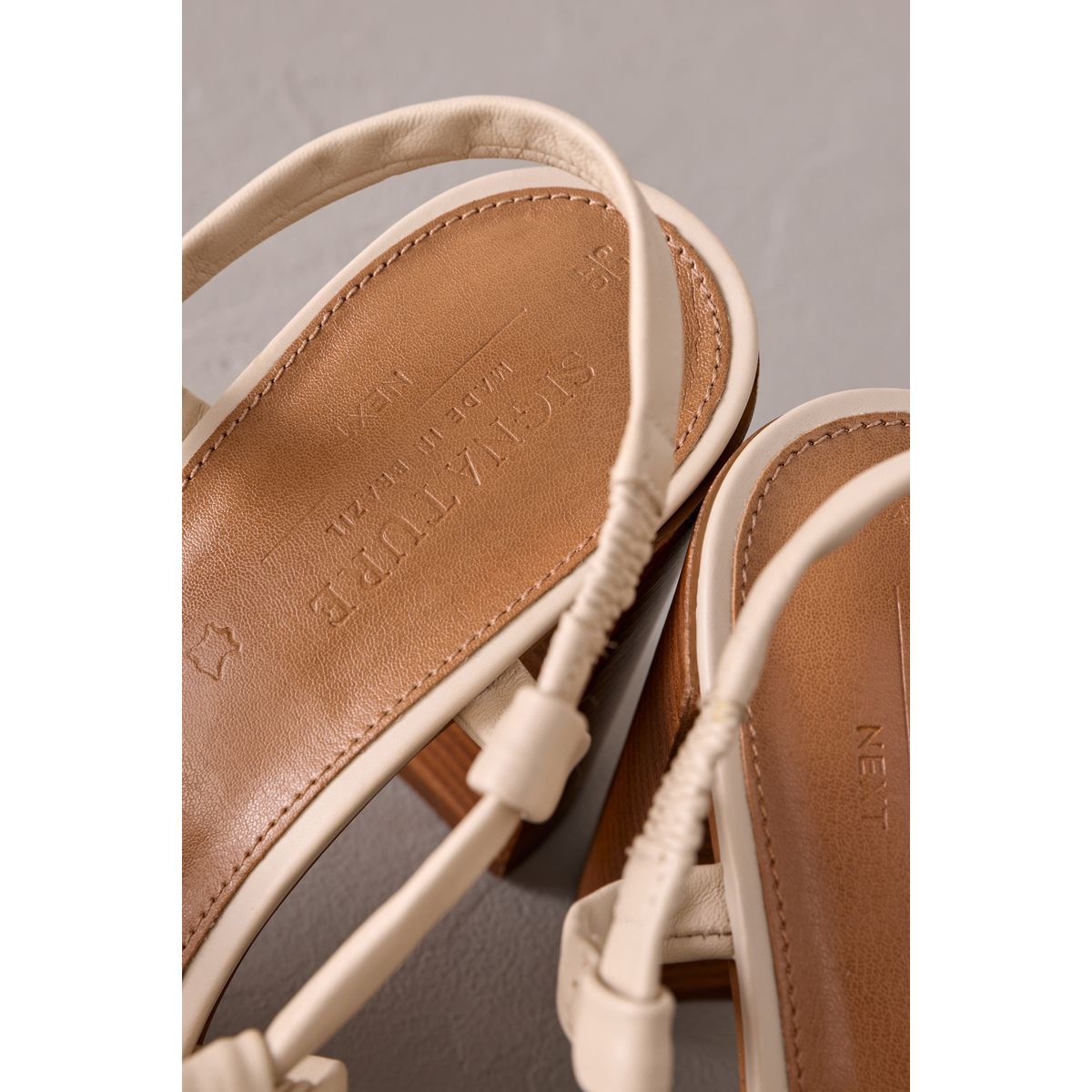 Sandales cuir à bride arrière os, NEXT