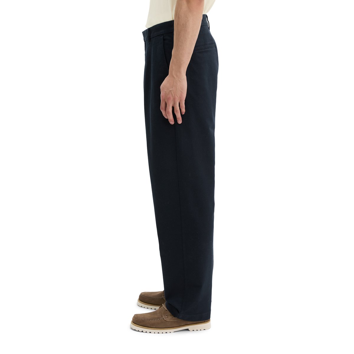 Chino modèle Mossbo large en satin de coton bio élastique bleu foncé, MARC O'POLO