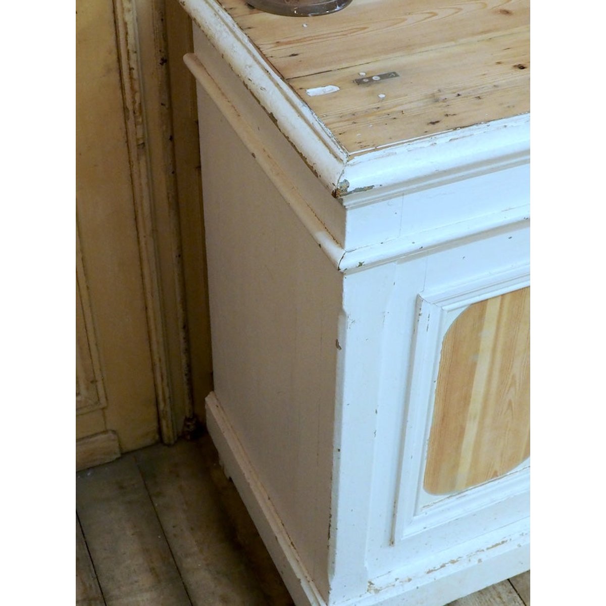 Buffet blanc en pin Gilbert N°655 - Bon état blanc, DEBONGOUT