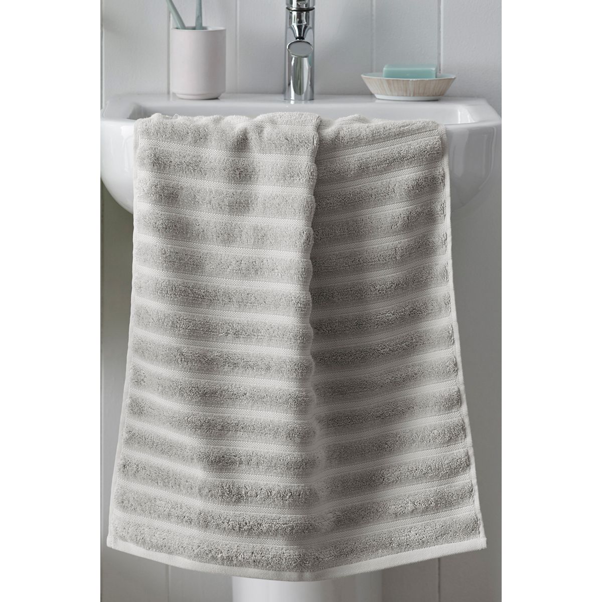 Serviette de bain côtelée gris, NEXT