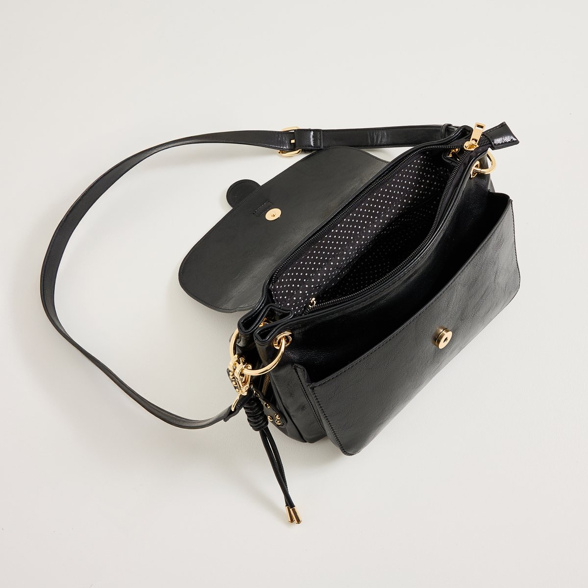 Sac besace à rabat noir, GRAIN DE MALICE