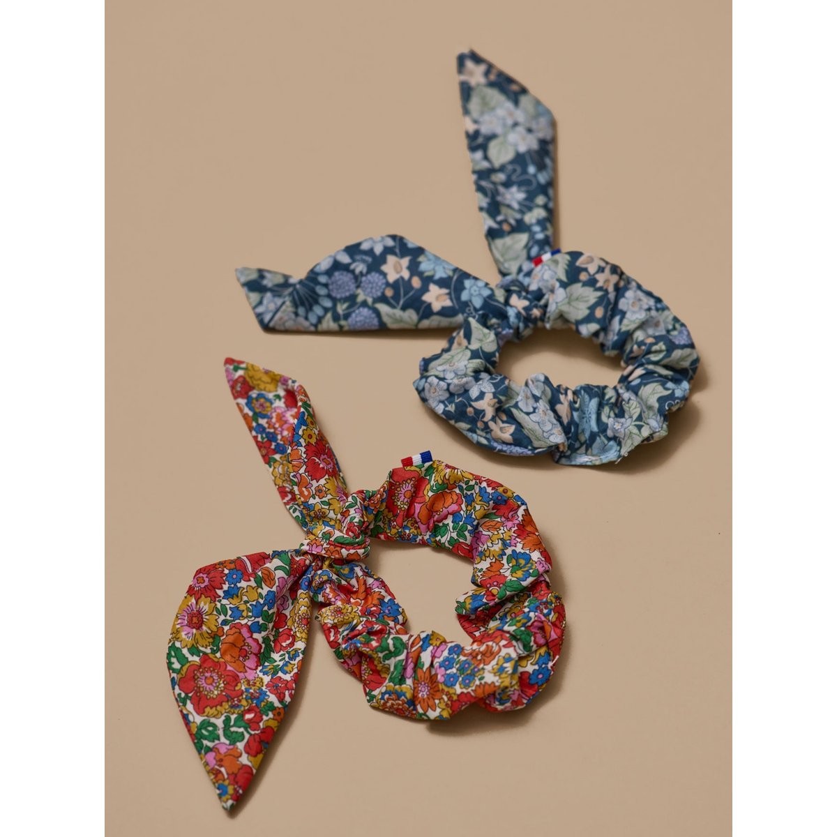 Chouchou en tissu Liberty par lot de 2 liberty annie and may rouge, CYRILLUS
