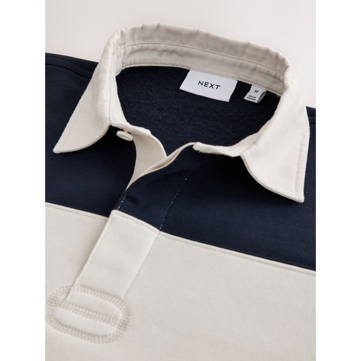 Sweat style rugby avec col polo rayures marine/bleu/écru, NEXT