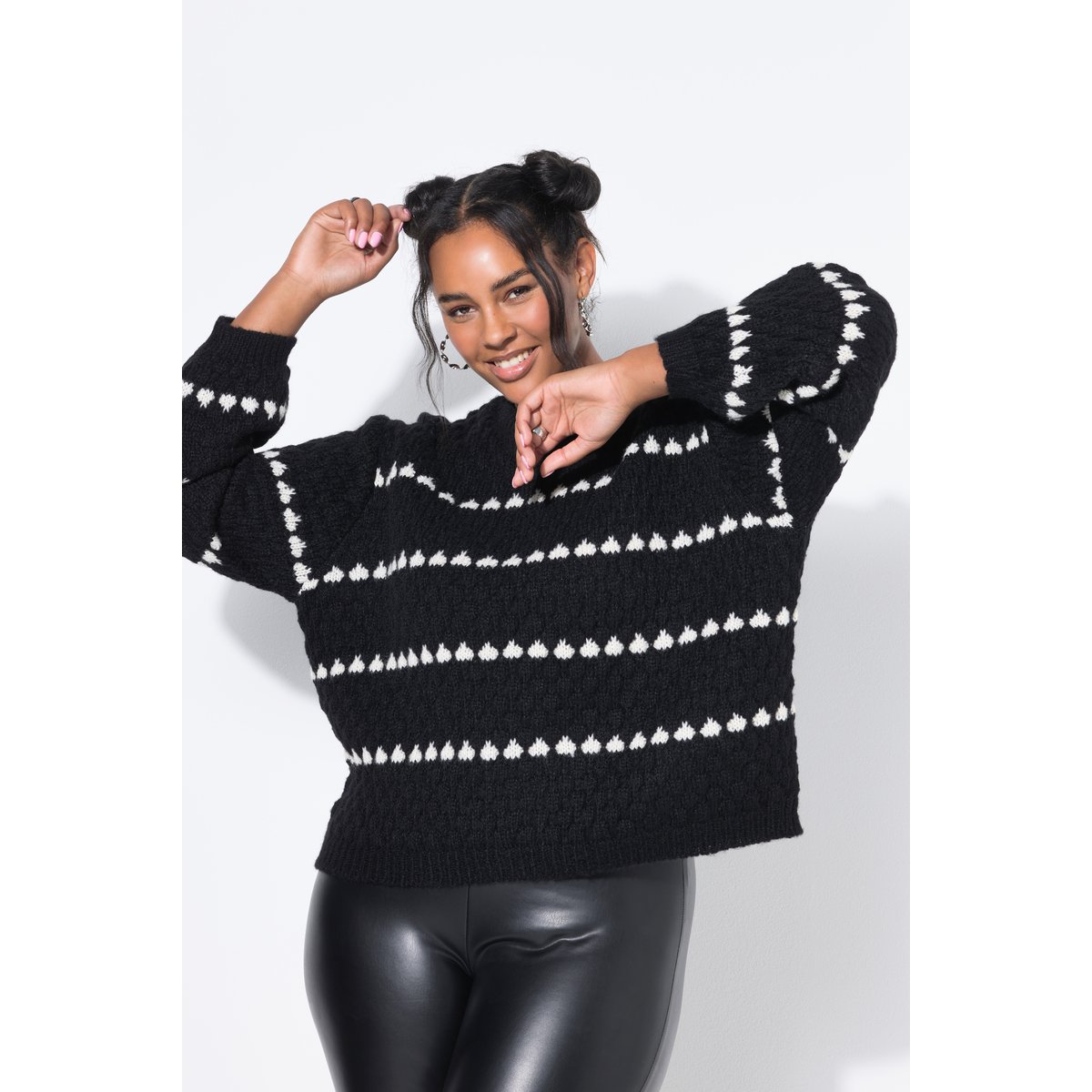 Pull à rayures coupe Boxy « flottante » avec noir, STUDIO UNTOLD