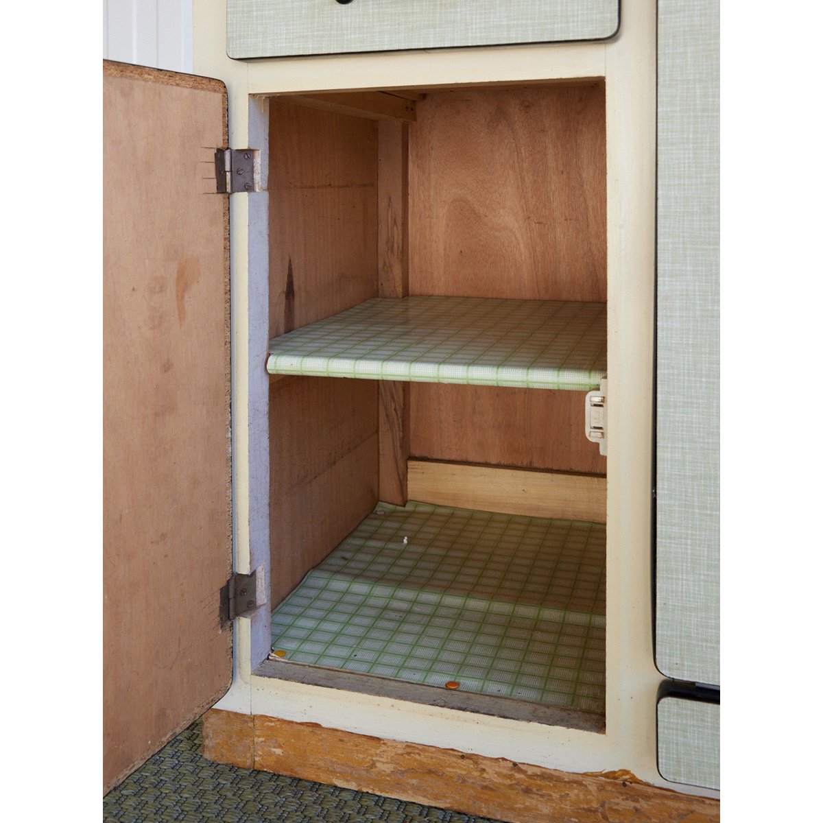 Buffet en formica vert Gilbert N°1900 - Bon état bois clair, DEBONGOUT