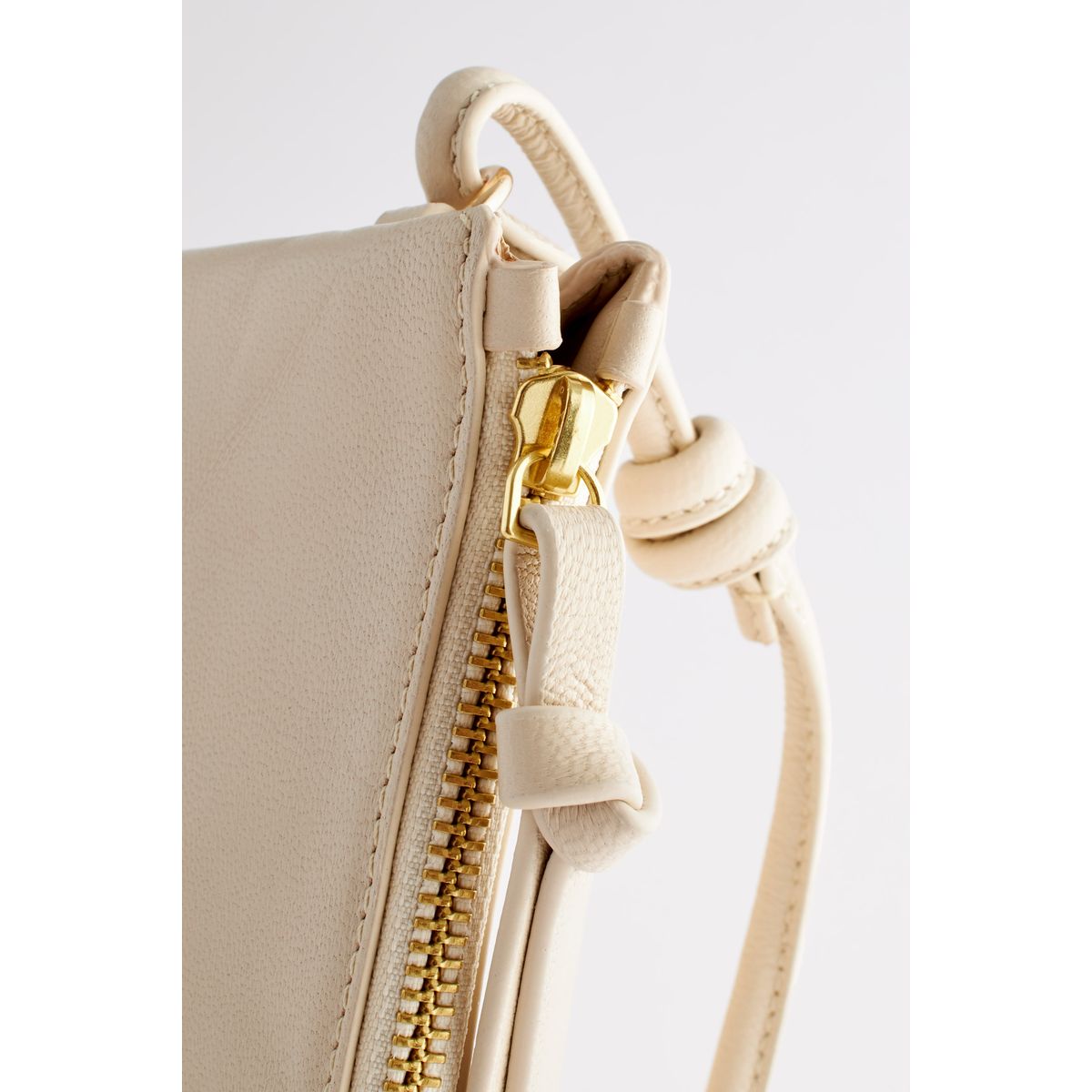 Sac à bandoulière coupe classique crème os, NEXT