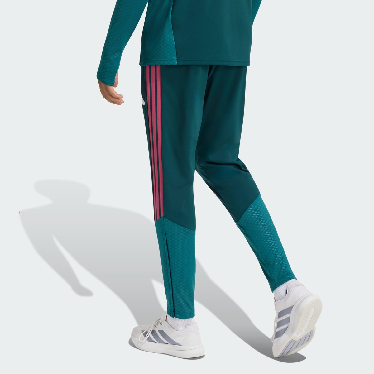 Pantalon D'entraînement Real Madrid 26/27 Tiro26 Competition Pantalon D'entraînement Real Madrid 26/27 Tiro26 Competition aurora ivy / wild pink, adidas Performance