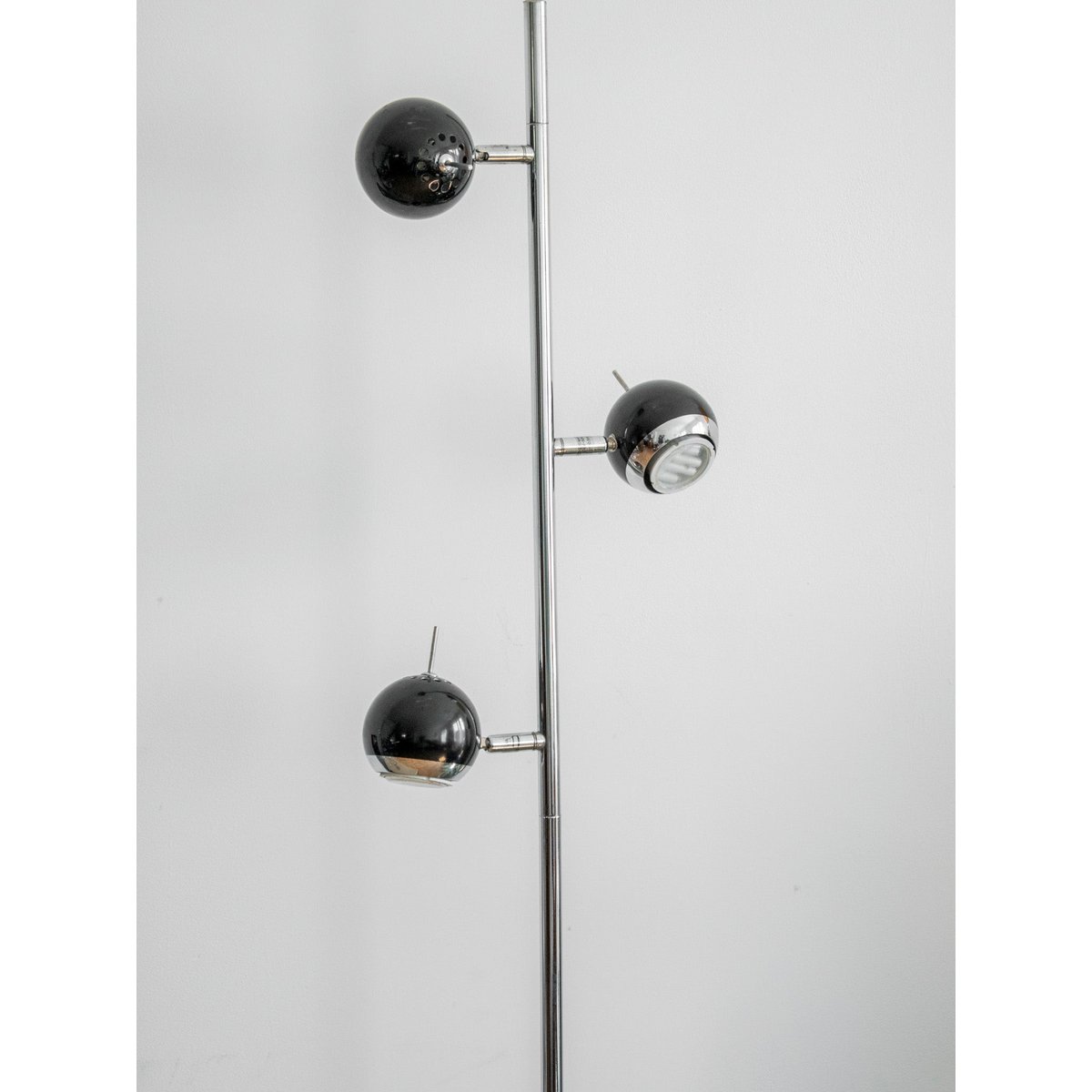 Lampadaire à trois globes Julien N°371 - Bon état noir, DEBONGOUT