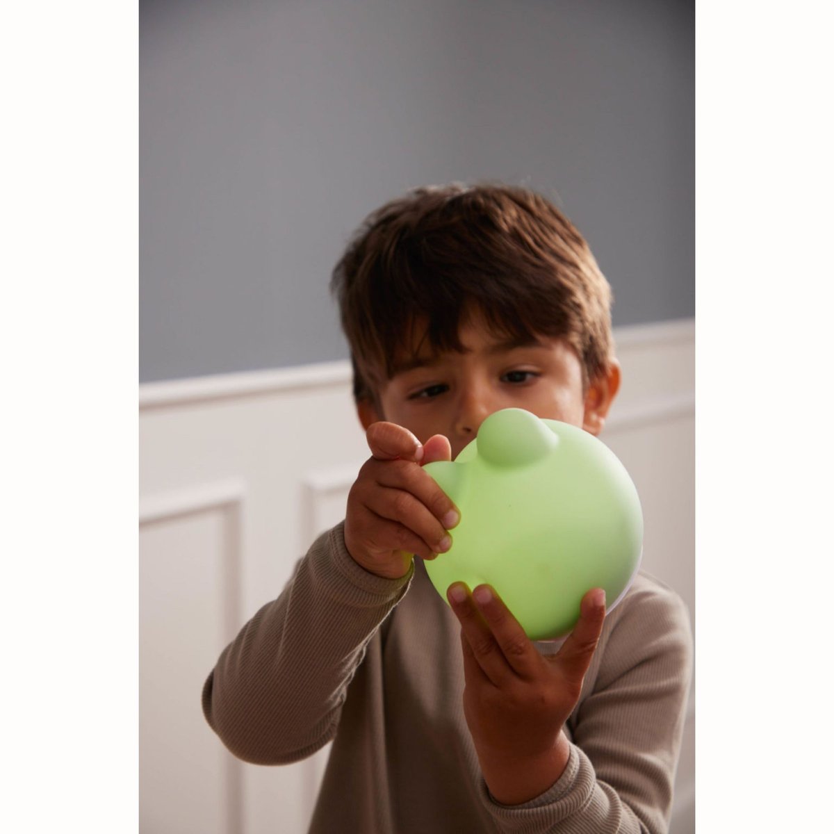 Mini veilleuse LED silicone Christian la baleine vert grenouille, FILIBABBA