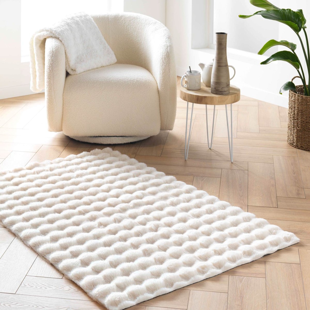 Tapis doux en imitation fourrure avec relief moelleux naturel, DOUCEUR D'INTÉRIEUR