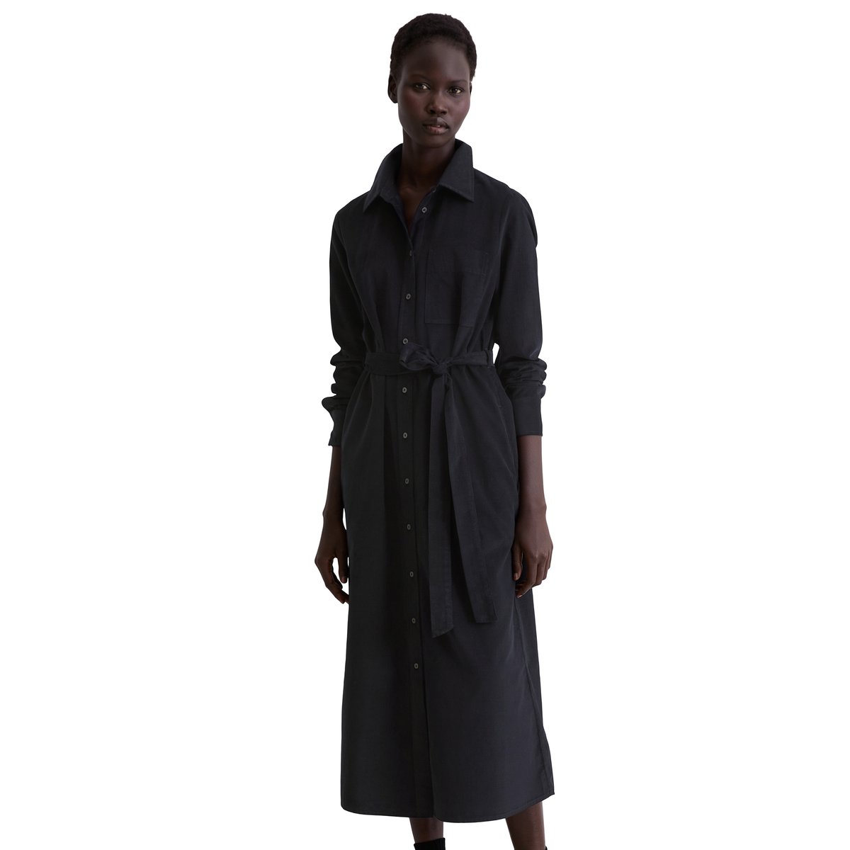 Robe en velours côtelé fin regular en doux mélange de coton organique et de lyocell bleu foncé, MARC O'POLO