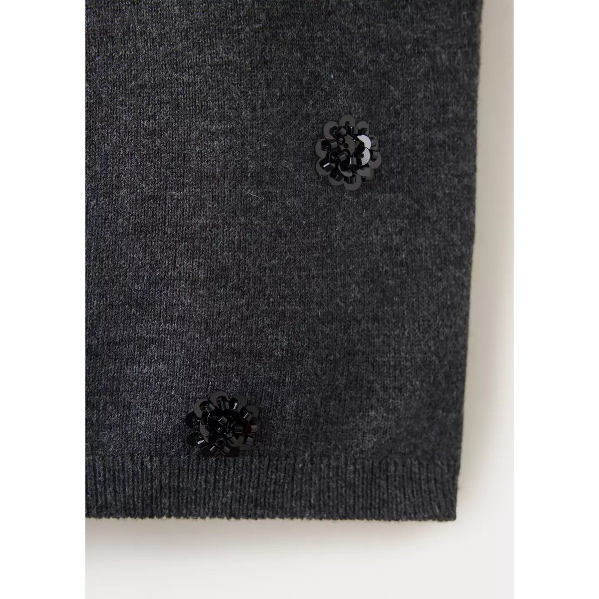 Top crop avec perles gris anthracite, MANGO