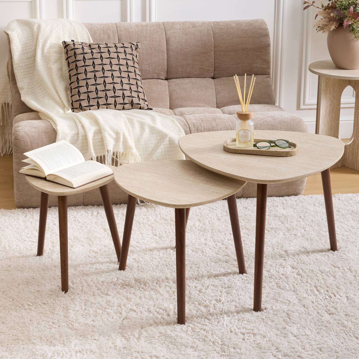 Lot de 3 tables gigognes plateau triangulaire MILEO sable, ATMOSPHERA