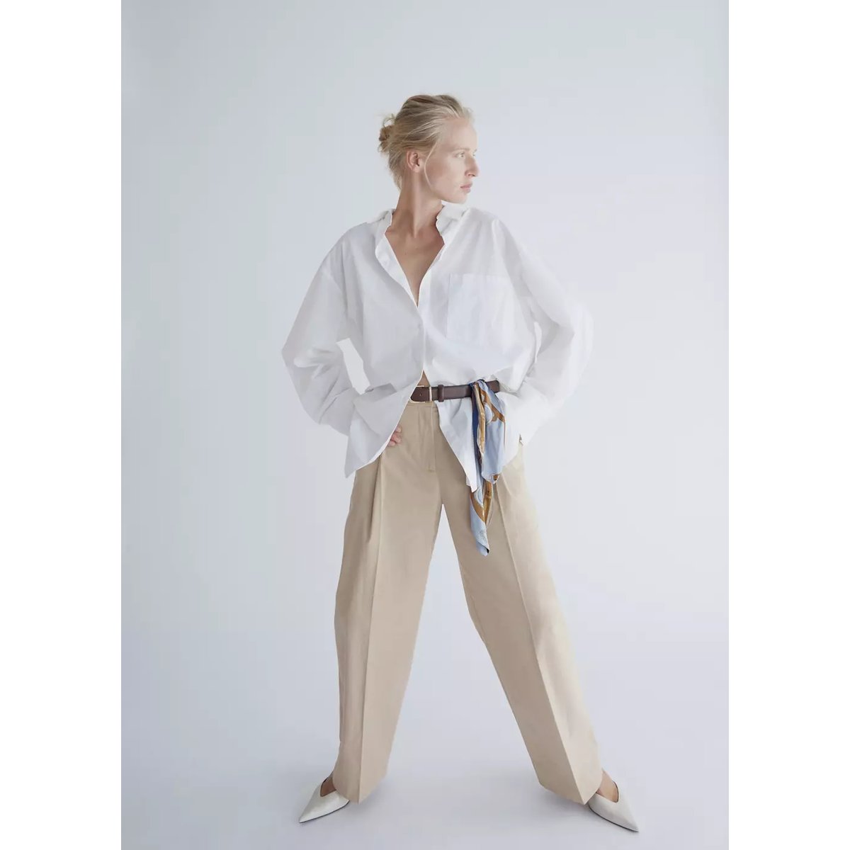 Pantalon droit à pinces en coton beige, MANGO