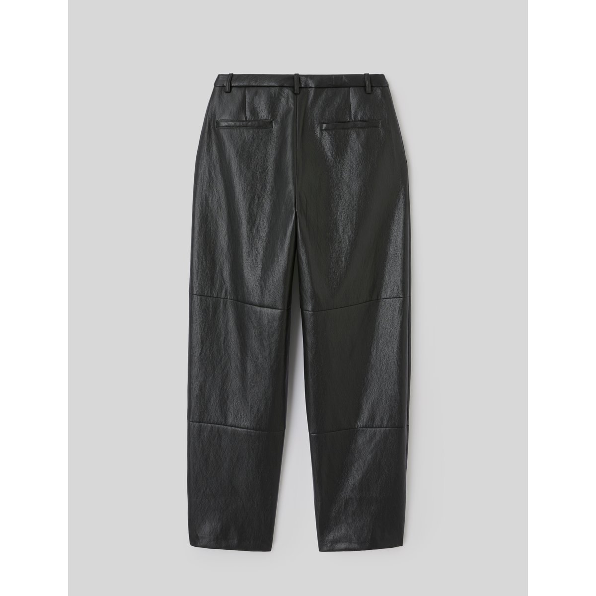 Pantalon en tissu enduit à pinces noir, BZB