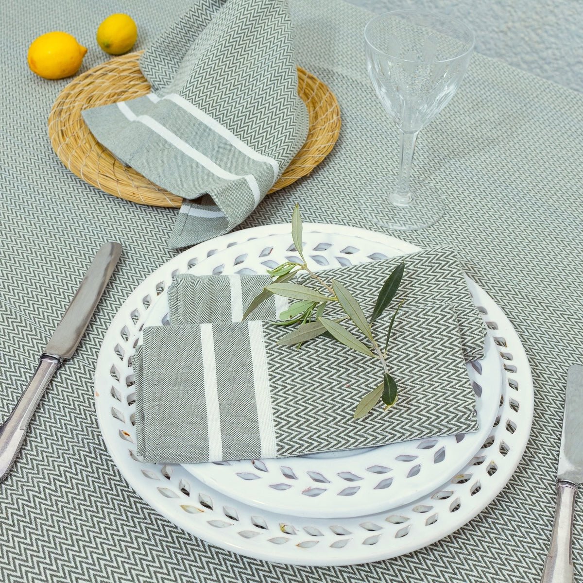Nappe + 4 serviettes coton SIENNA vert olive, FEBRONIE