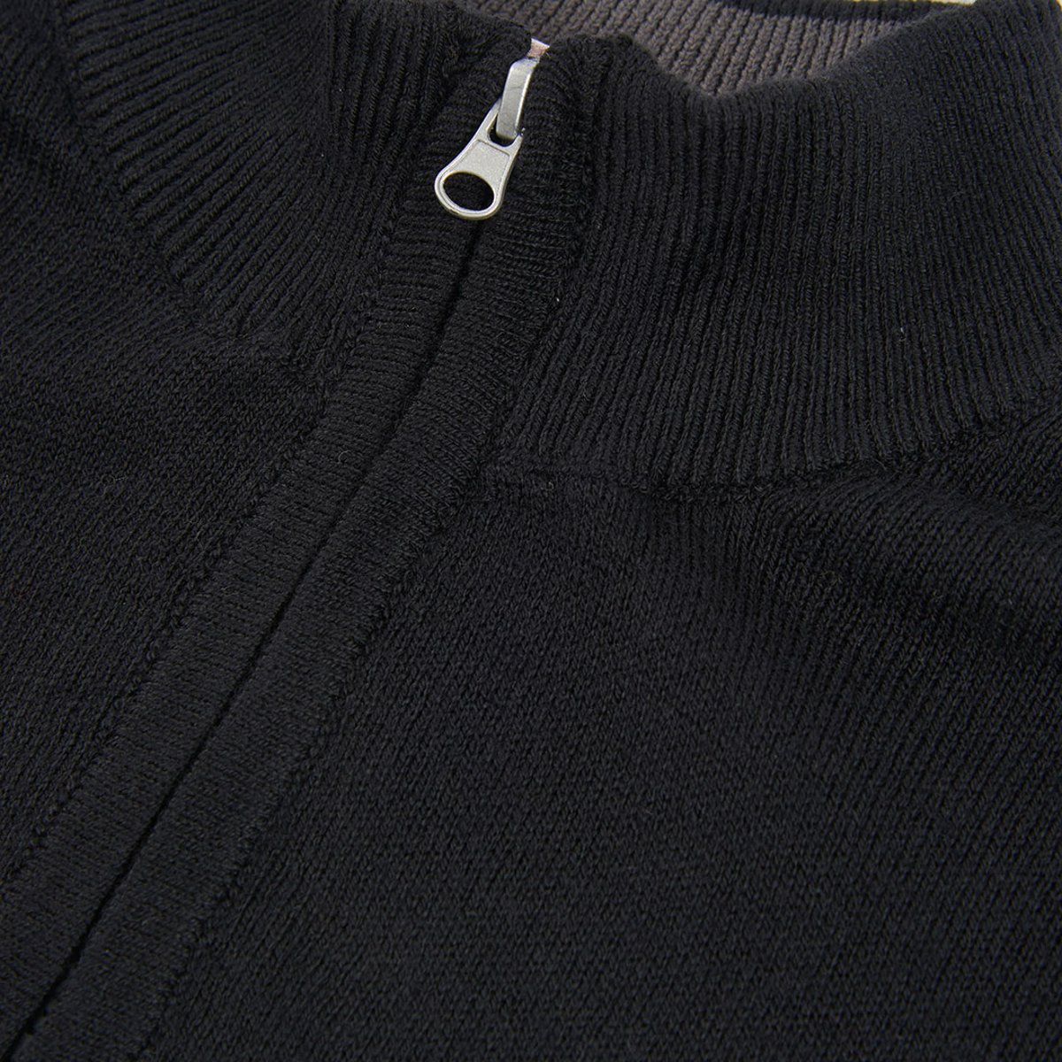 Pull garçon avec zip noir, BOBOLI