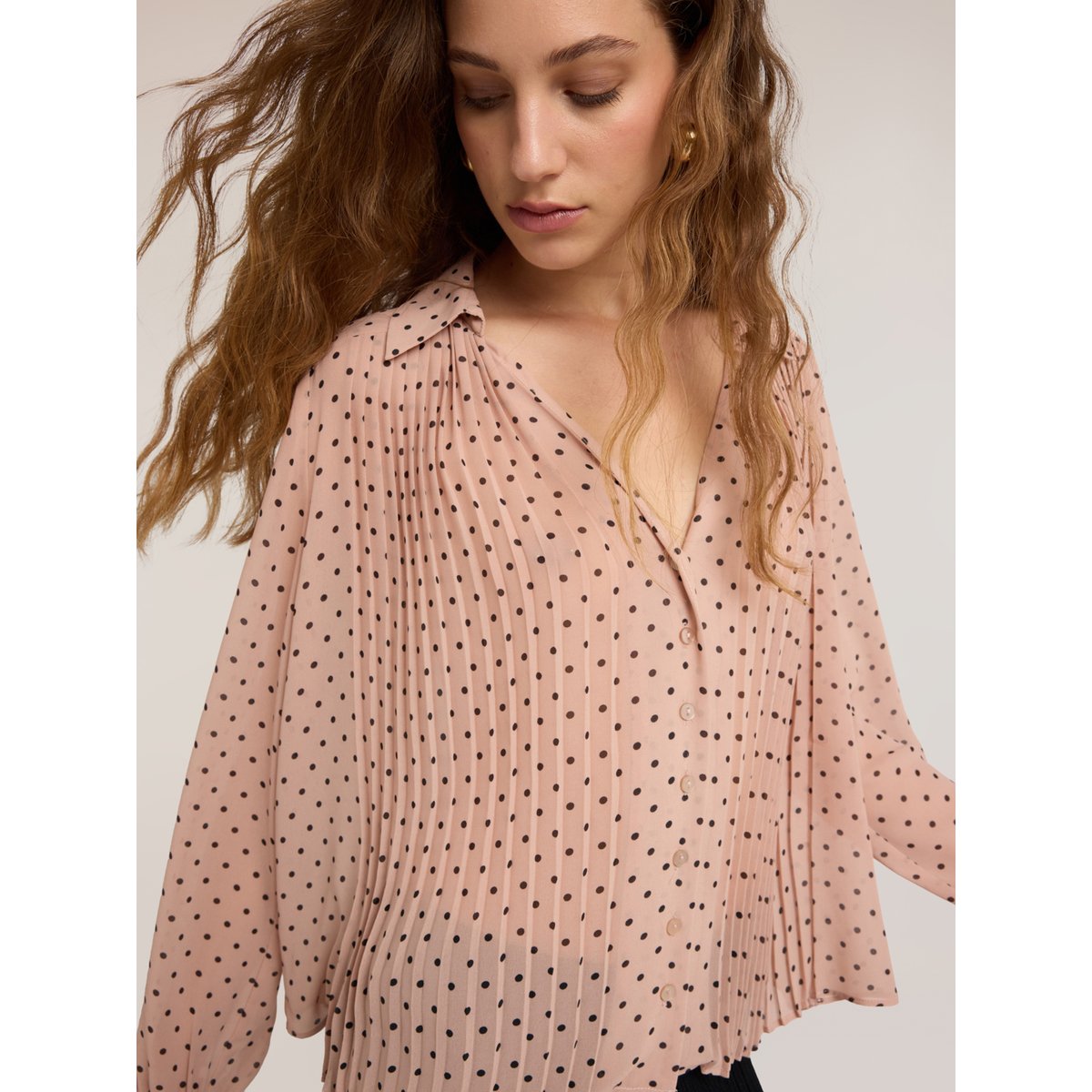 Chemise à pois avec plissé rose, MOTIVI