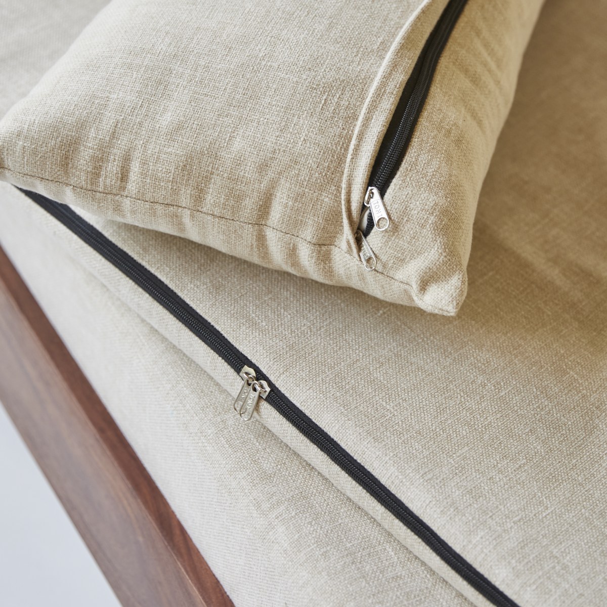 Canapé droit en Tissu massif, METRIC beige, TIKAMOON
