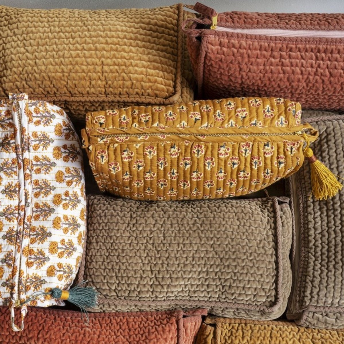 Trousse de toilette velours matelassé taupe, MADAM STOLTZ